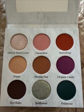 Sydney Grace Where The Wild Things Grow Eyeshadow Palette